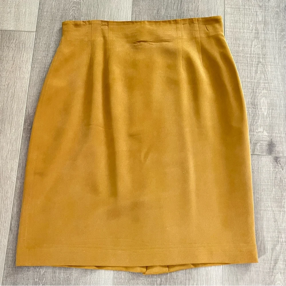 Chaus Vintage 100% Silk Jacket Skirt Suit Set SZ 12/10 Lined Shoulder Pad Career